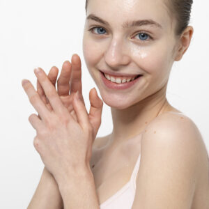 Read more about the article Whitening Hydra Skin: Treatment Paling Dicari Buat Kamu yang Ingin Kulit Glowing Instan!
